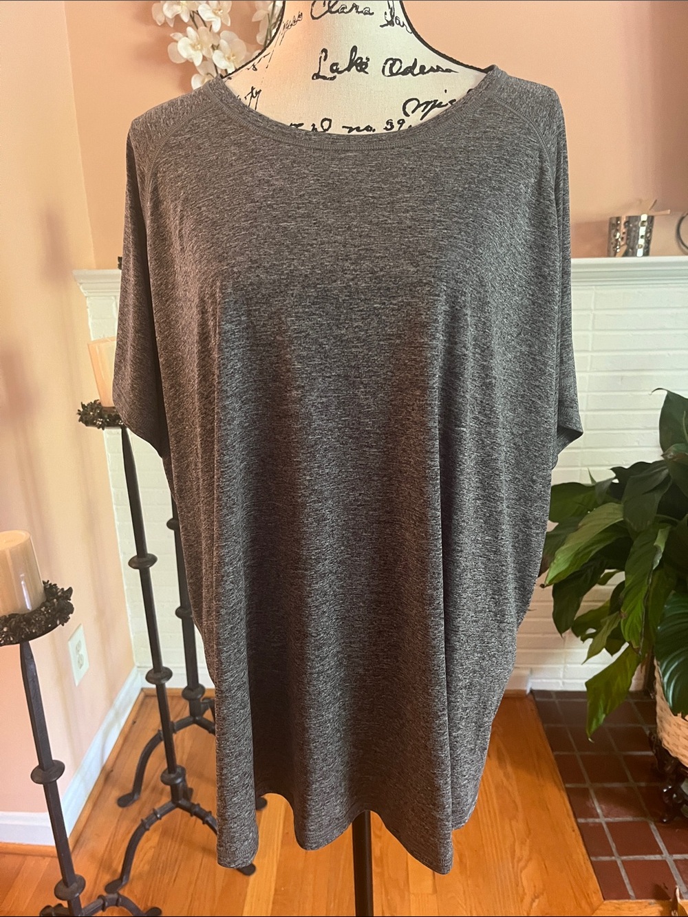 Women's Relaxed Short-Sleeve Tee — Heather Charcoal b Tek Gear